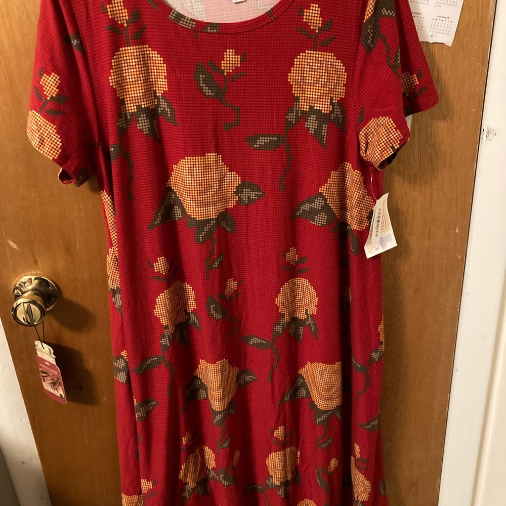 New lularoe Carly dress leggings material